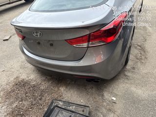2013 Hyundai Elantra SE - Exterior Rear Right Corner Image